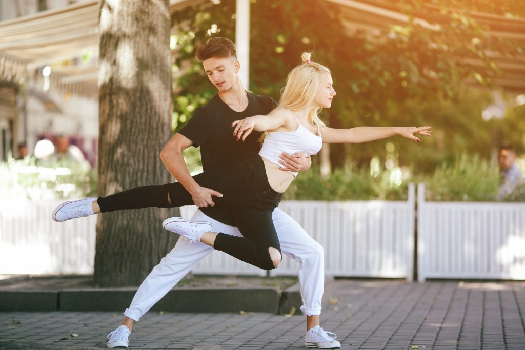 La Fiesta Dance Factory Fun Dance Classes in Sydney NSW Man And Woman Dancing In A Park